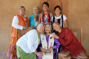 Master Mingtong Gu with visitors at The Chi Center