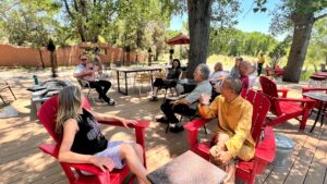 Master Mingtong Gu having a conversation with Magical Sunday participants